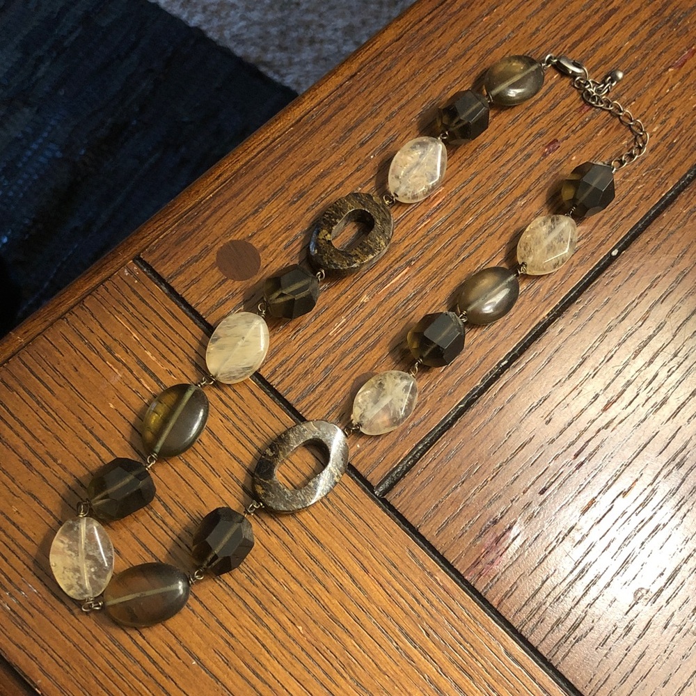 Elegant vintage Multi-Stone Necklace 18” approx brown beige earthy